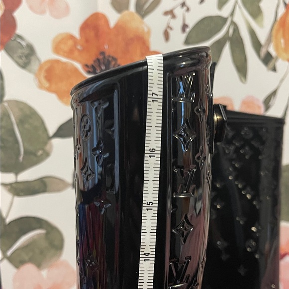 Louis Vuitton Drops High Rain Boots – Black - Picture 12 of 12